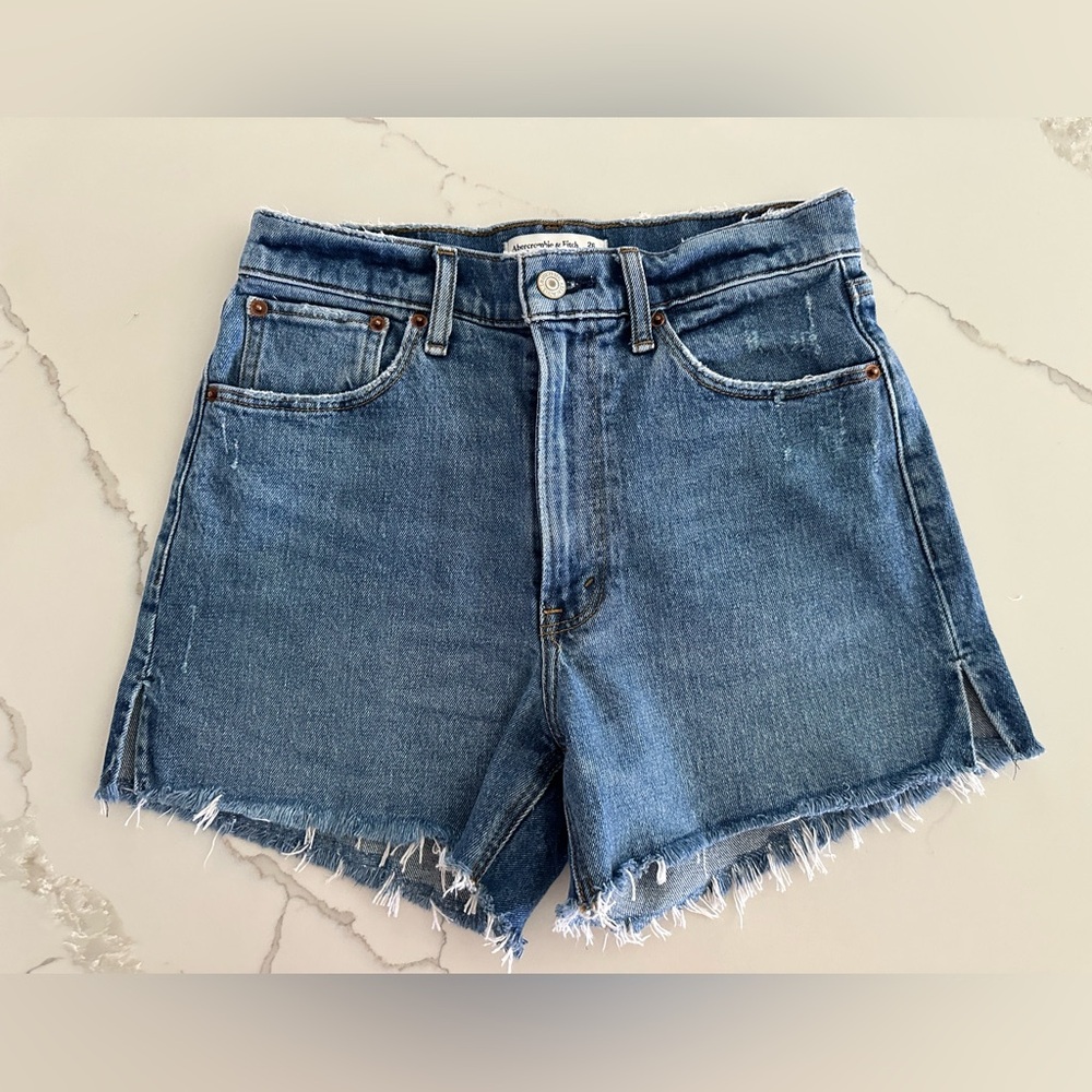 Abercrombie High Rise 4 inch Mom Shorts